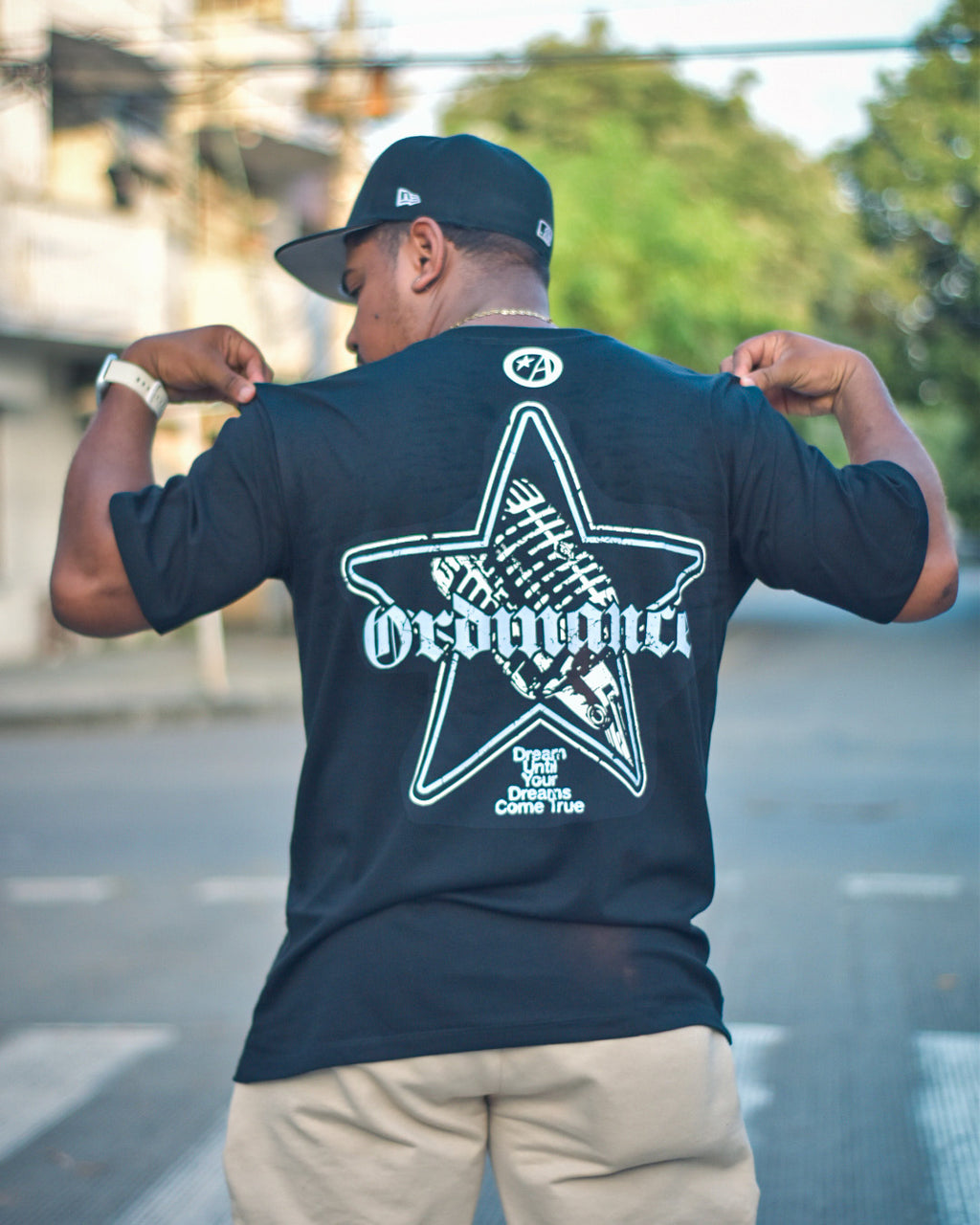 SUEÑOS SIN GUIÓN CAMISETA NEGRA