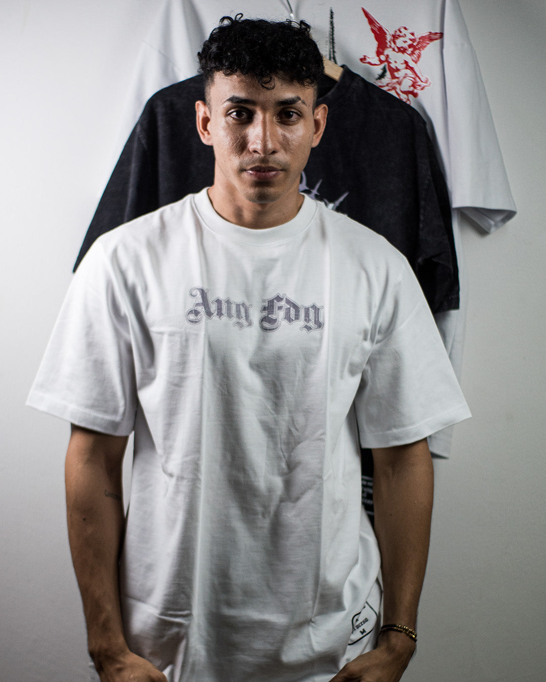 Camiseta blanca streetwear urban